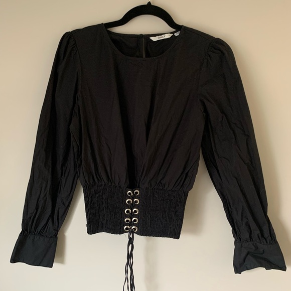 Black top - Picture 2 of 4